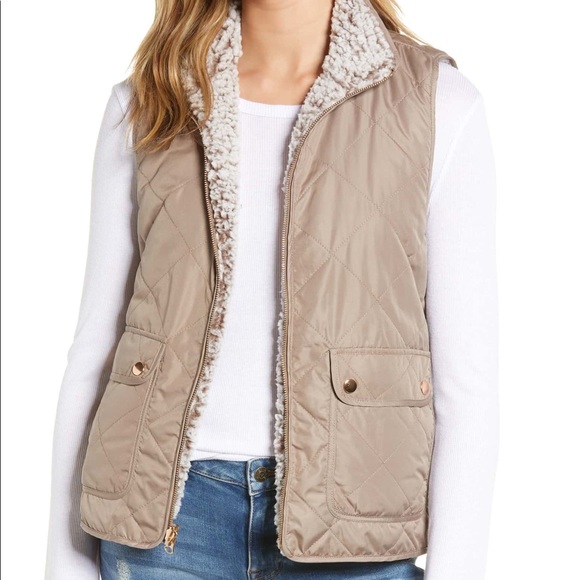 Thread & Supply Wubby Reversible Sherpa Vest - Picture 3 of 6